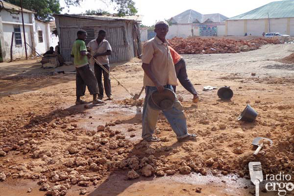 NOLOSHA DADKA KA SHAQEEYA DHAGAXA