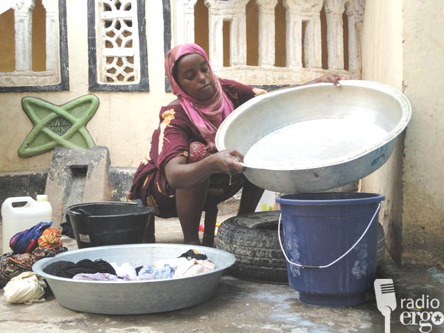 DHIBAATOOYINKA AY QABAAN ADEEGTOOYINKA GURYAHA