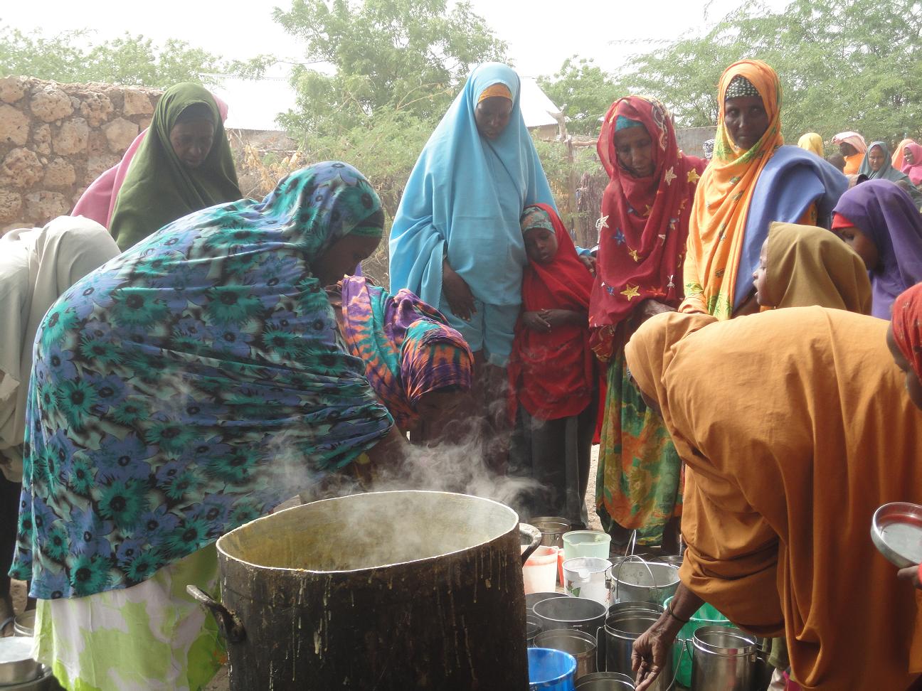 Duruufaha adag oo ku khasbaya dadka Hiiraan inay galaan xeryaha barakaca