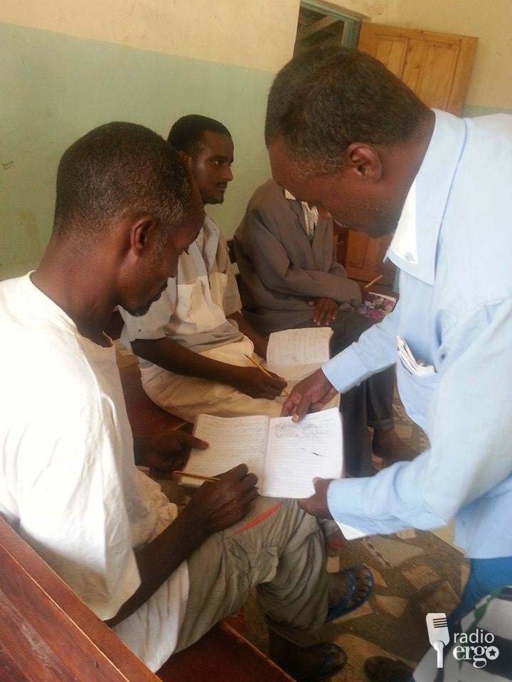 DADKA QABA XANUUNNADA DHIMIRKA EE HARGEYSA OO WAXBARASHO LACAG LA,AAN AH LOO BILLAABAY