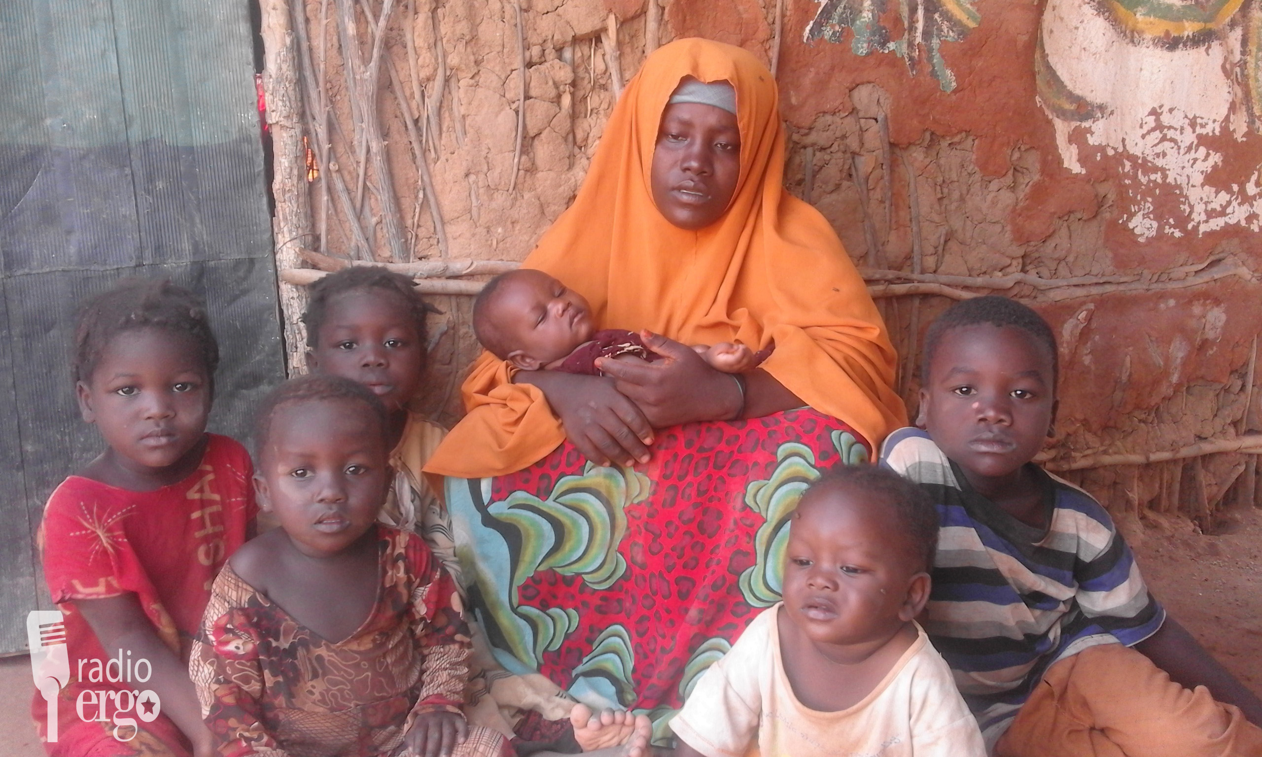 Qaxooti xeryaha Dhadhaab ka noqday oo dib ugu soo noqday mar kale