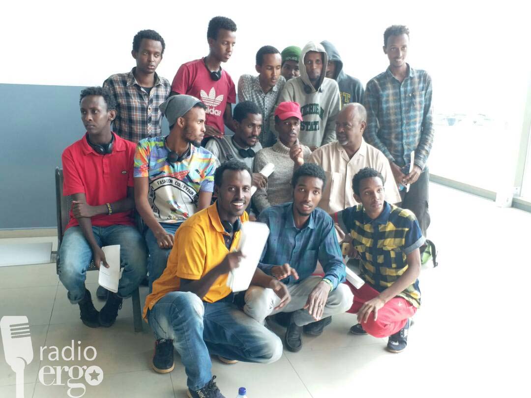 Dhallinyaro doonayey in ay tahriibaan oo lagu celiyey Muqdisho