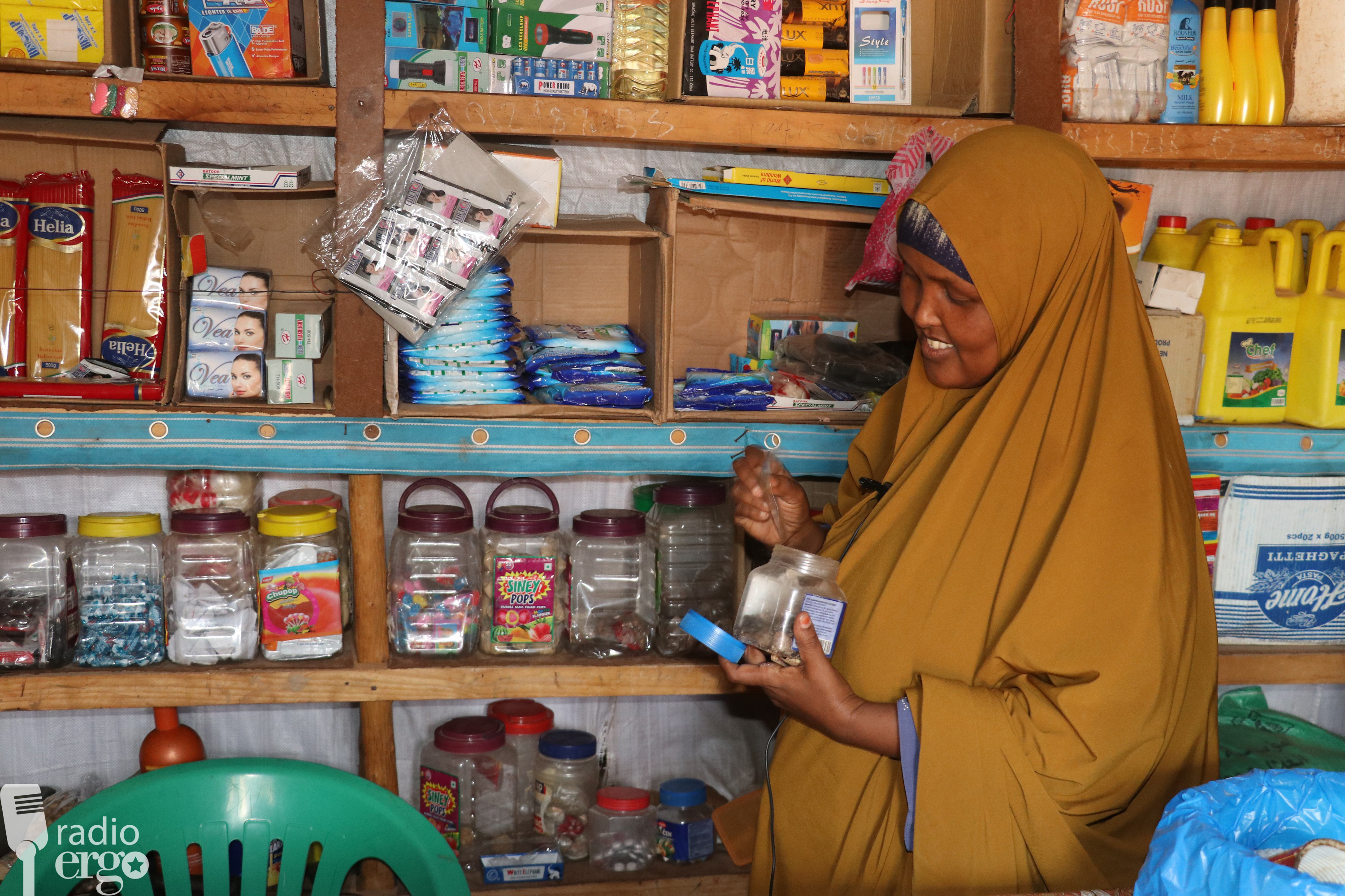 Businesses in southern Somali town of Dinsor get loans to survive blockade