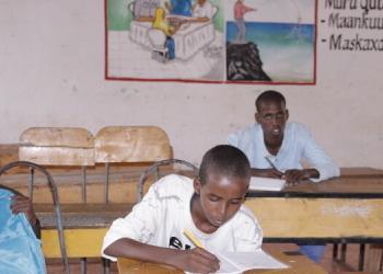 Kummanaan carruur danyar ah oo markii ugu horreysay helaya waxbarasho bilaash ah