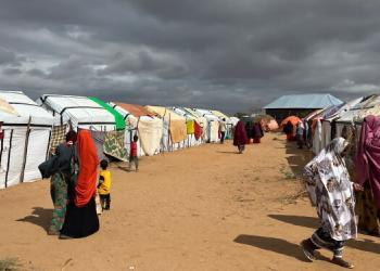 Baardheere: Qoysas carruurtooda geedaha hoos seexin jiray oo helaya guryo ay deggaan