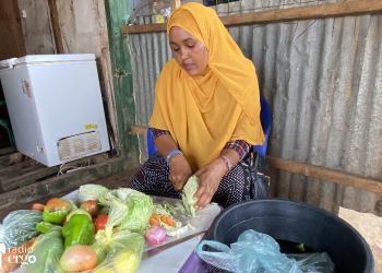 Dhadhaab: Gabdhaha da’da yar oo qabta shaqooyin adag si ay u maareyaan nolosha carruurtooda oo ay keligood korsadaan