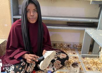 Maryan, 14, goes to work every day shining shoes to support her sick mother in hospital, as well as her siblings and grandmother. Her father died some years ago and they returned to Mogadishu from Yemen where they we reliving as refugees. She earns two or three dollars a day when lucky to get shoes to shine.