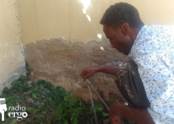 Hargeysa: Kumanaan qoys oo ku dhib banaa biyo helidda oo ka faa’iideysanaya tuubooyin guryahooda loo galiyay