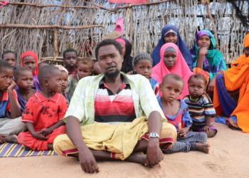 Dhadhaab: Ku dhawaad 400 oo qoys oo daadad ay ka qaadeen guryo cooshado ah oo dhisnaa