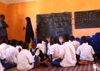 Bakool: Qurba-joog iyo dhallinyaro deegaan aan horay u laheyn waxbarasho ka hirgeliyay iskuul bilaash ah