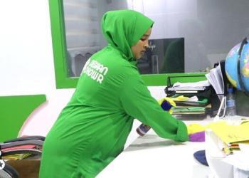 Muqdisho: Dad abaar ay cayrtaysay oo fursad shaqo ka helay shirkad nadaafadda ka shaqaysa