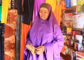 Baydhabo: Haweenay qoyskeeda ka saartay xaaladda barakaca markii ay abuurtay fursad ganacsi