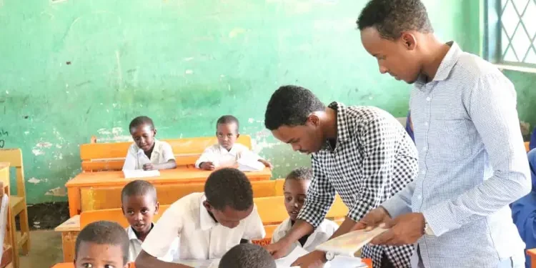 Warbixin ay baahisay Ergo oo sababtay in ay waxbarashada ku laabtaan boqollaal carruur ah