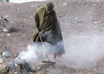 Dhadhaab: Mashruuc nadaafadeed oo il-dhaqaale u noqday qoysas qaxooti ah