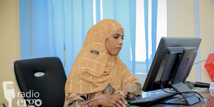 Hargaysa: Gabar naafo ah fursad shaqo ka heshay iskuul ay ka qalin-jabisay