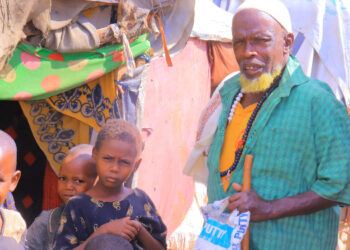 Elderly displaced pastoralist says his heart is broken having to beg for food in Baidoa