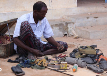 Galkayo shoemakers out of work and into IDP camps