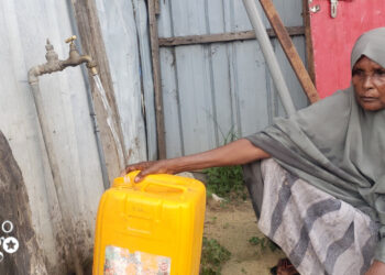 Banaadir: Qoysas barakac ah oo isku helay biyo-galin iyo nalal cadceedda ku shaqeeya