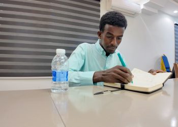 Wiil shaqada lows wareejin ah ku mutaystay maaraynta qoyskiisa iyo waxbarashadiisa